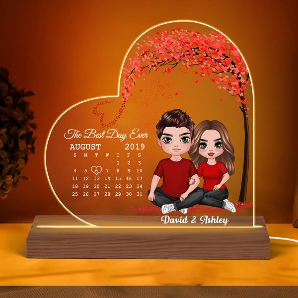 Embracing Doll Couple Sitting Under Red Heart Tree Calendar Anniversary Date Personalized Heart Custom Shape LED Night Light For Cheap - Image 3