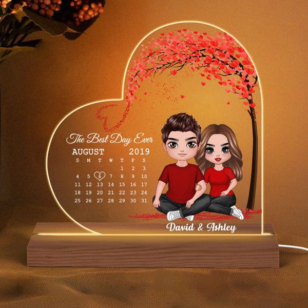 Embracing Doll Couple Sitting Under Red Heart Tree Calendar Anniversary Date Personalized Heart Custom Shape LED Night Light For Cheap