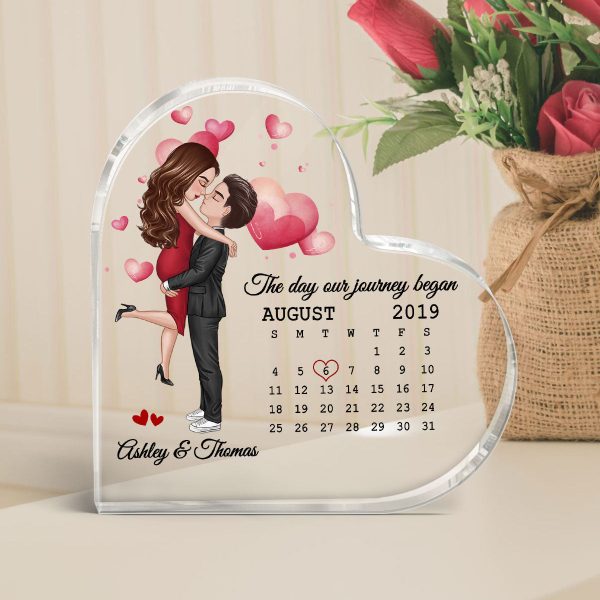Calendar Couple Kissing Hugging Personalized Acrylic Heart Plaque - Anniversary Gift For Couple - Gift For Him Gift For Her Online - Image 3